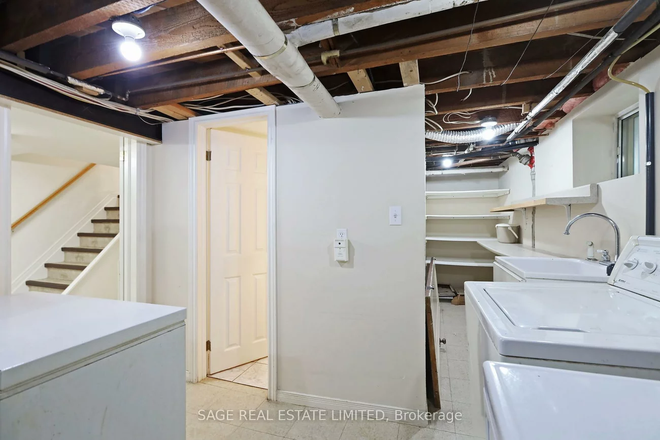 61, Banff, Mount Pleasant East, Toronto