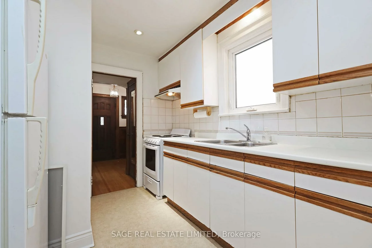 61, Banff, Mount Pleasant East, Toronto