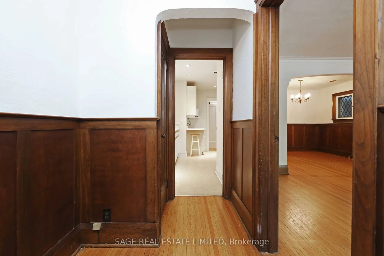 61, Banff, Mount Pleasant East, Toronto