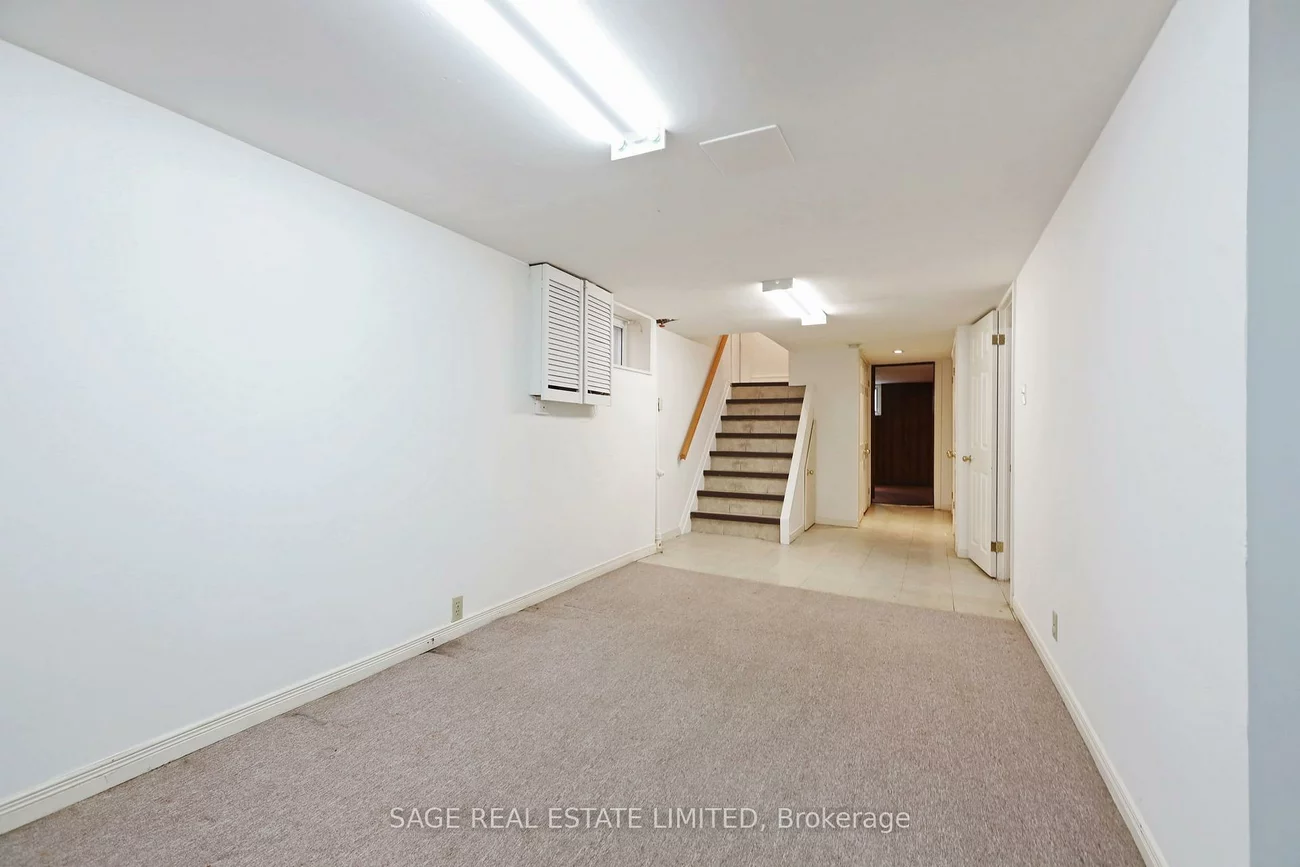 61, Banff, Mount Pleasant East, Toronto