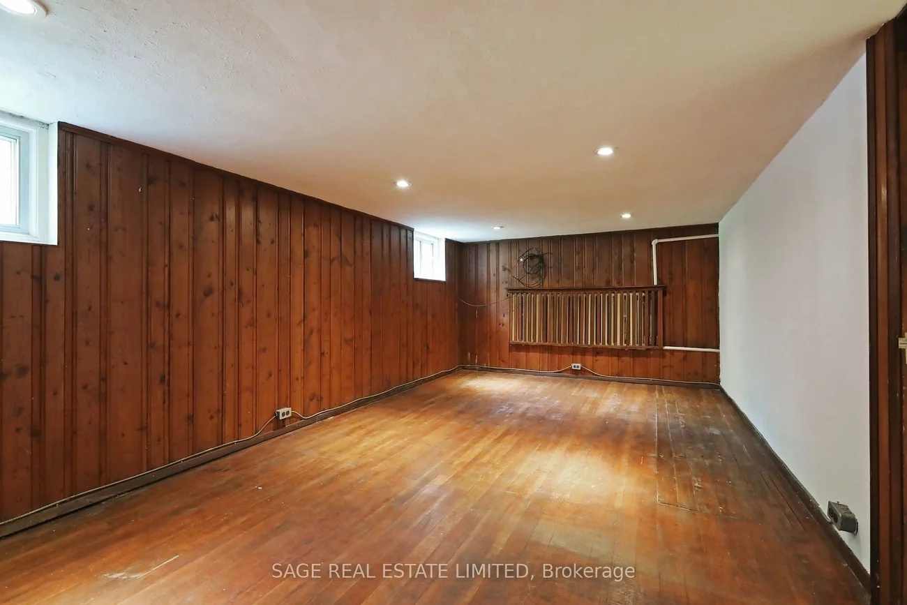 61, Banff, Mount Pleasant East, Toronto