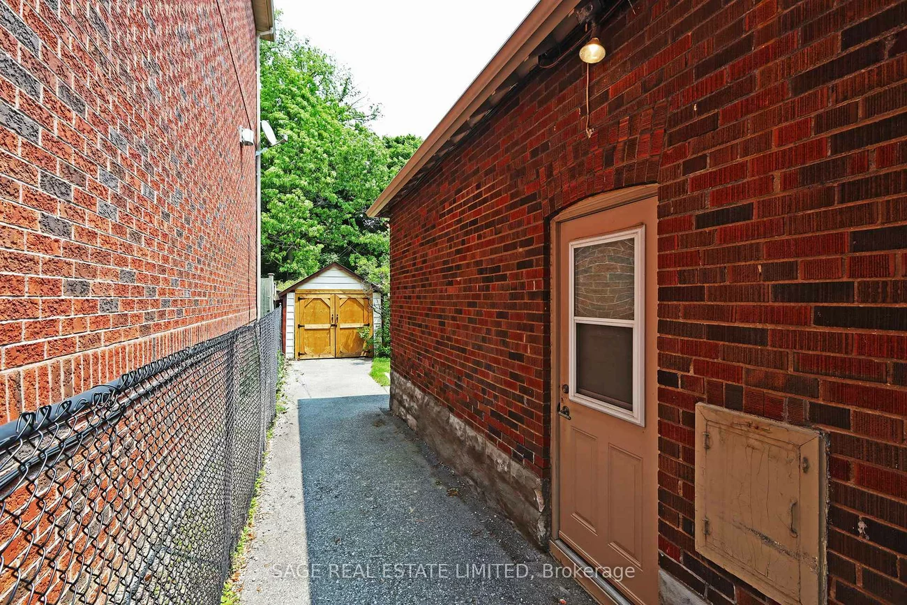 61, Banff, Mount Pleasant East, Toronto