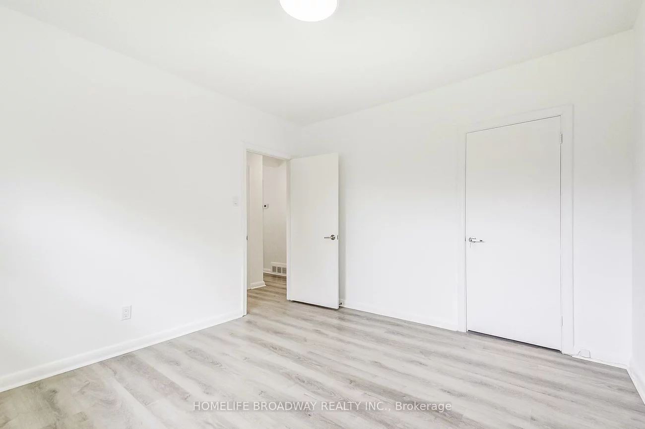 45, Hurlingham, Banbury-Don Mills, Toronto