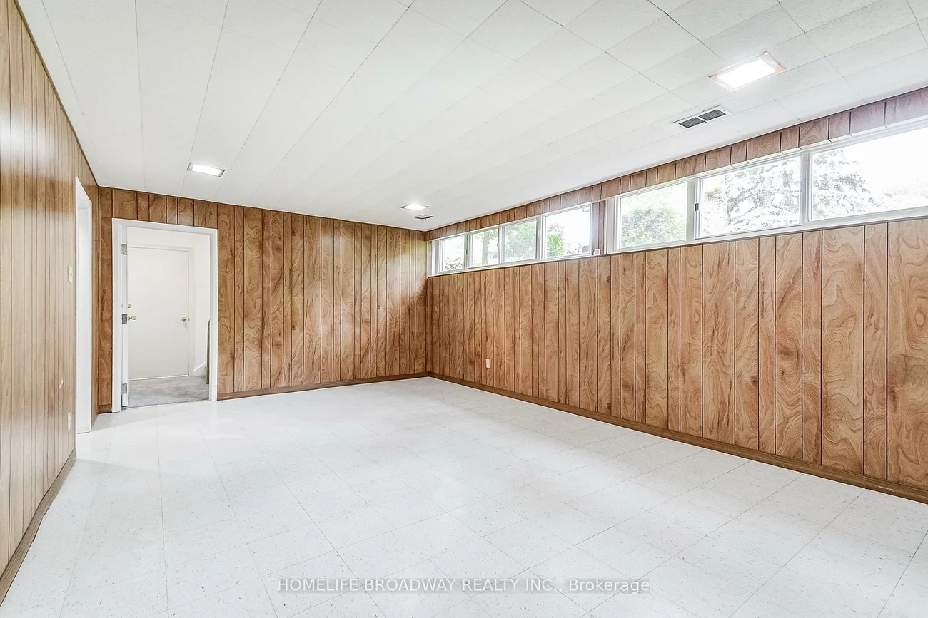 45, Hurlingham, Banbury-Don Mills, Toronto