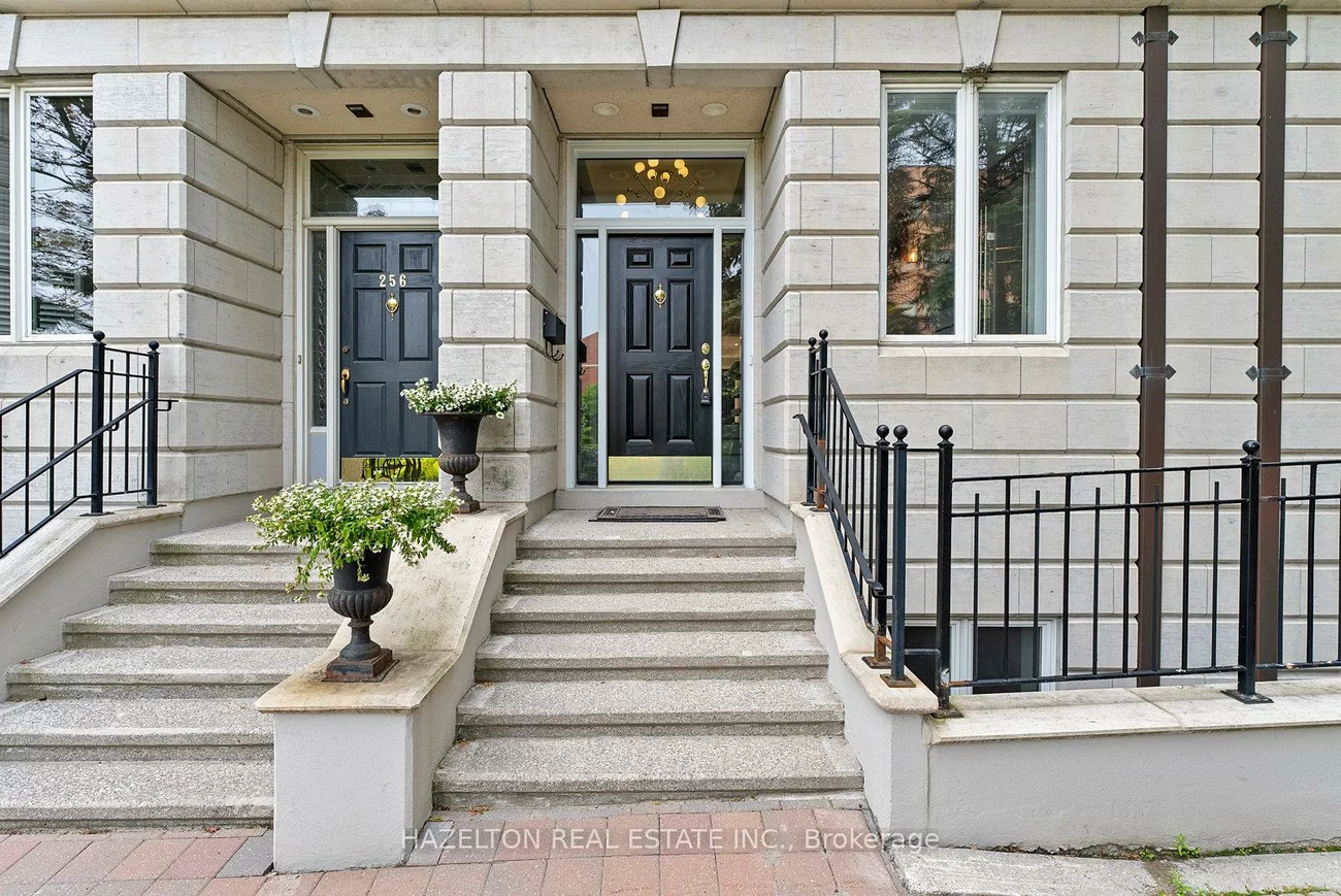 258, Spadina, Casa Loma, Toronto