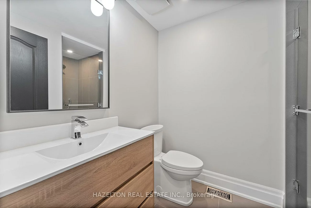 258, Spadina, Casa Loma, Toronto