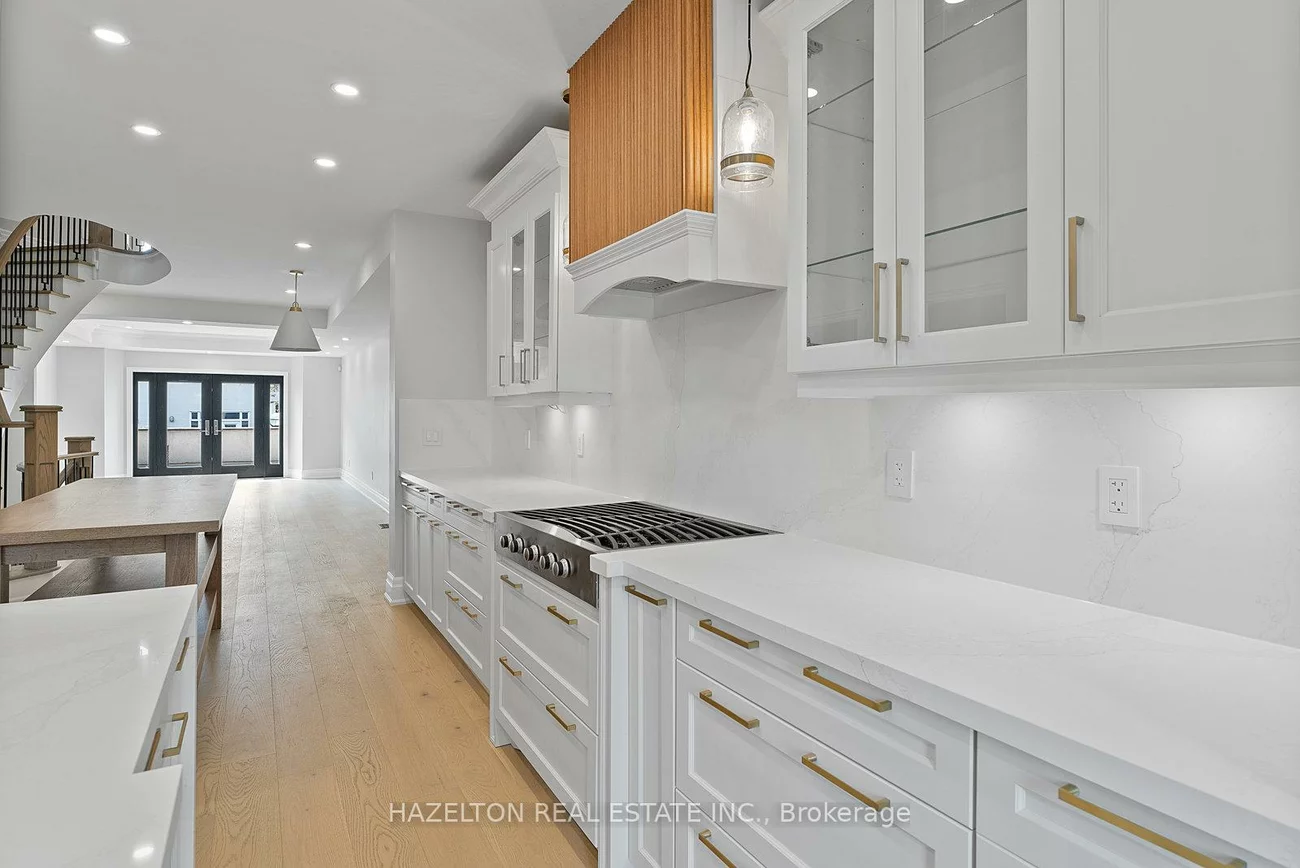 258, Spadina, Casa Loma, Toronto