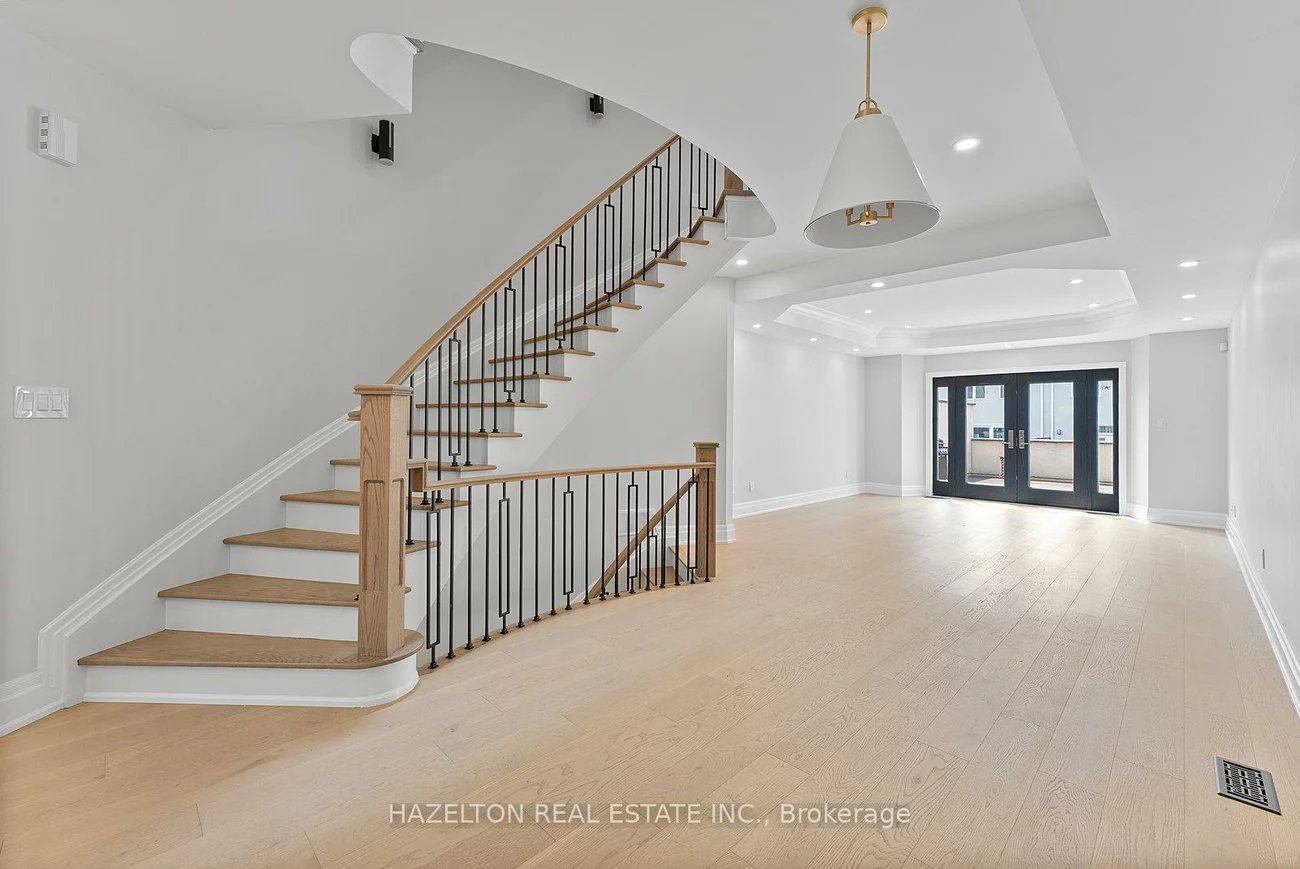 258, Spadina, Casa Loma, Toronto
