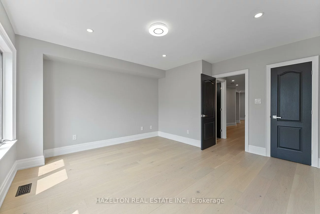 258, Spadina, Casa Loma, Toronto