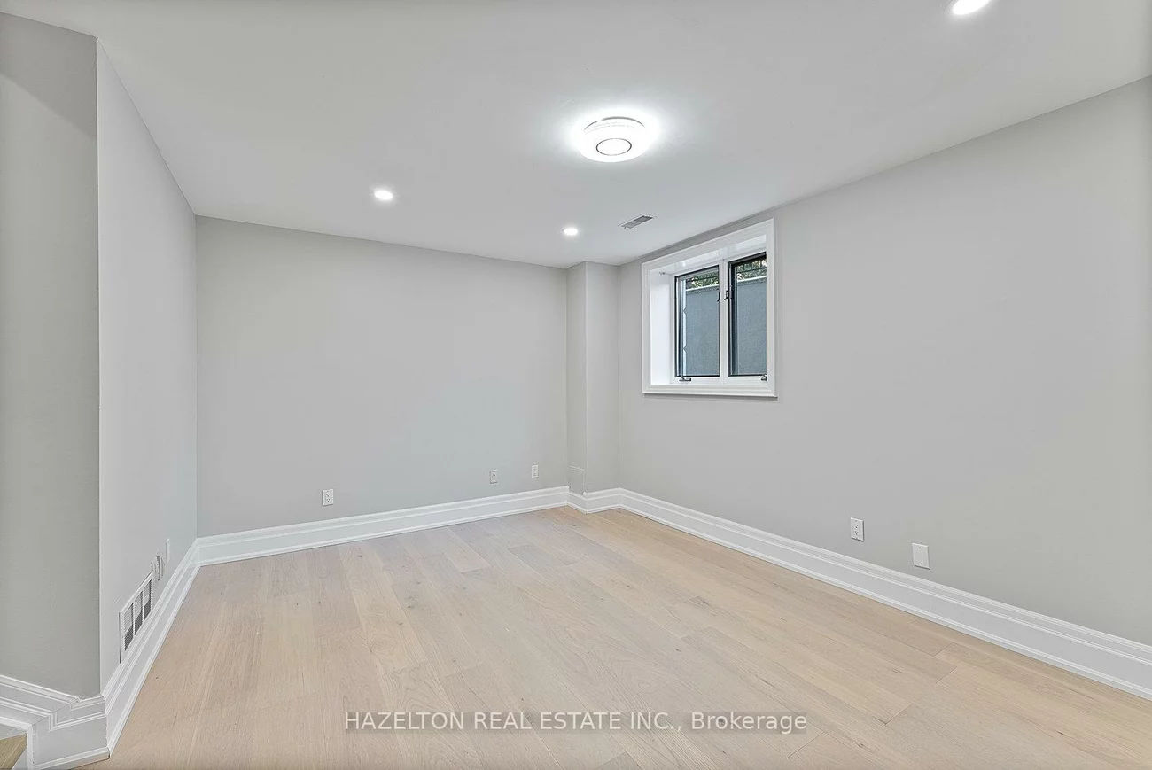 258, Spadina, Casa Loma, Toronto