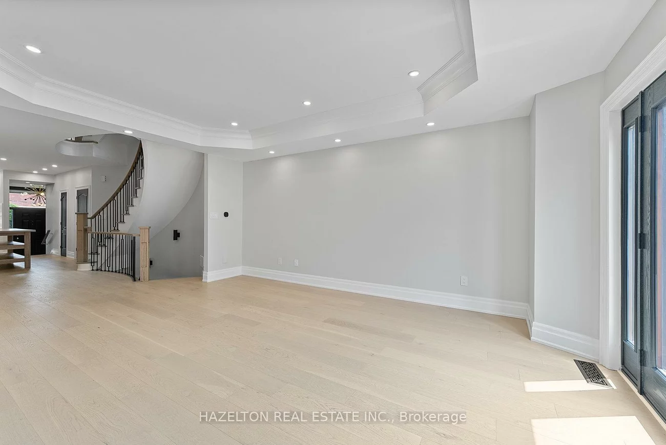 258, Spadina, Casa Loma, Toronto
