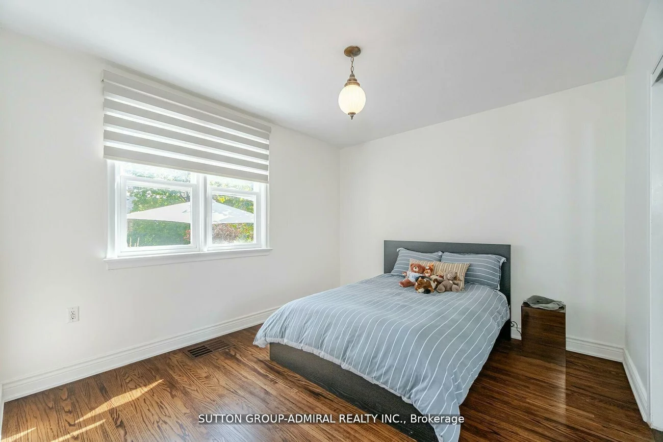 23, Vinci, Clanton Park, Toronto