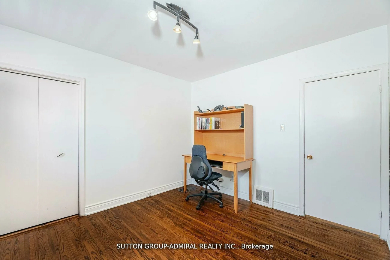 23, Vinci, Clanton Park, Toronto