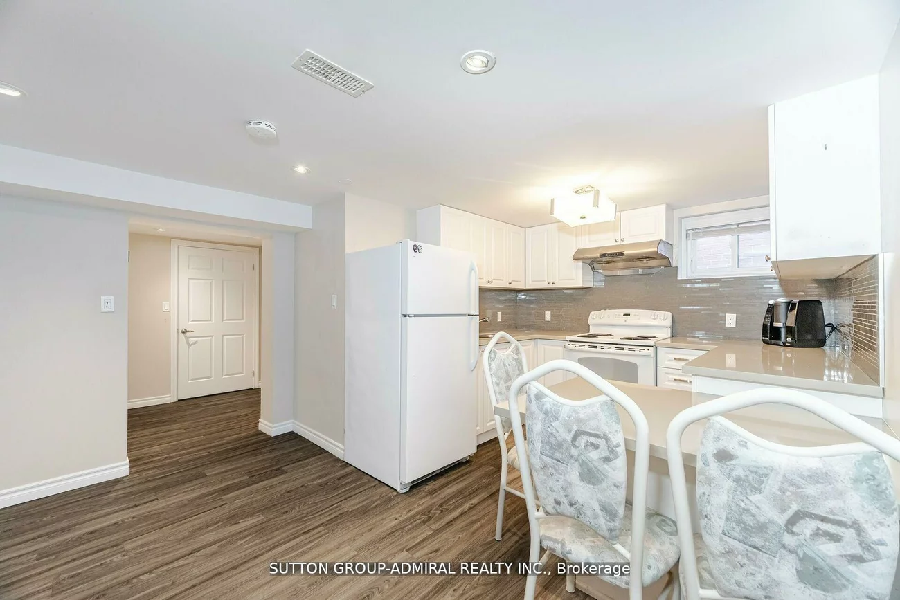 23, Vinci, Clanton Park, Toronto