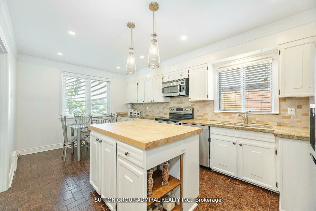 23, Vinci, Clanton Park, Toronto