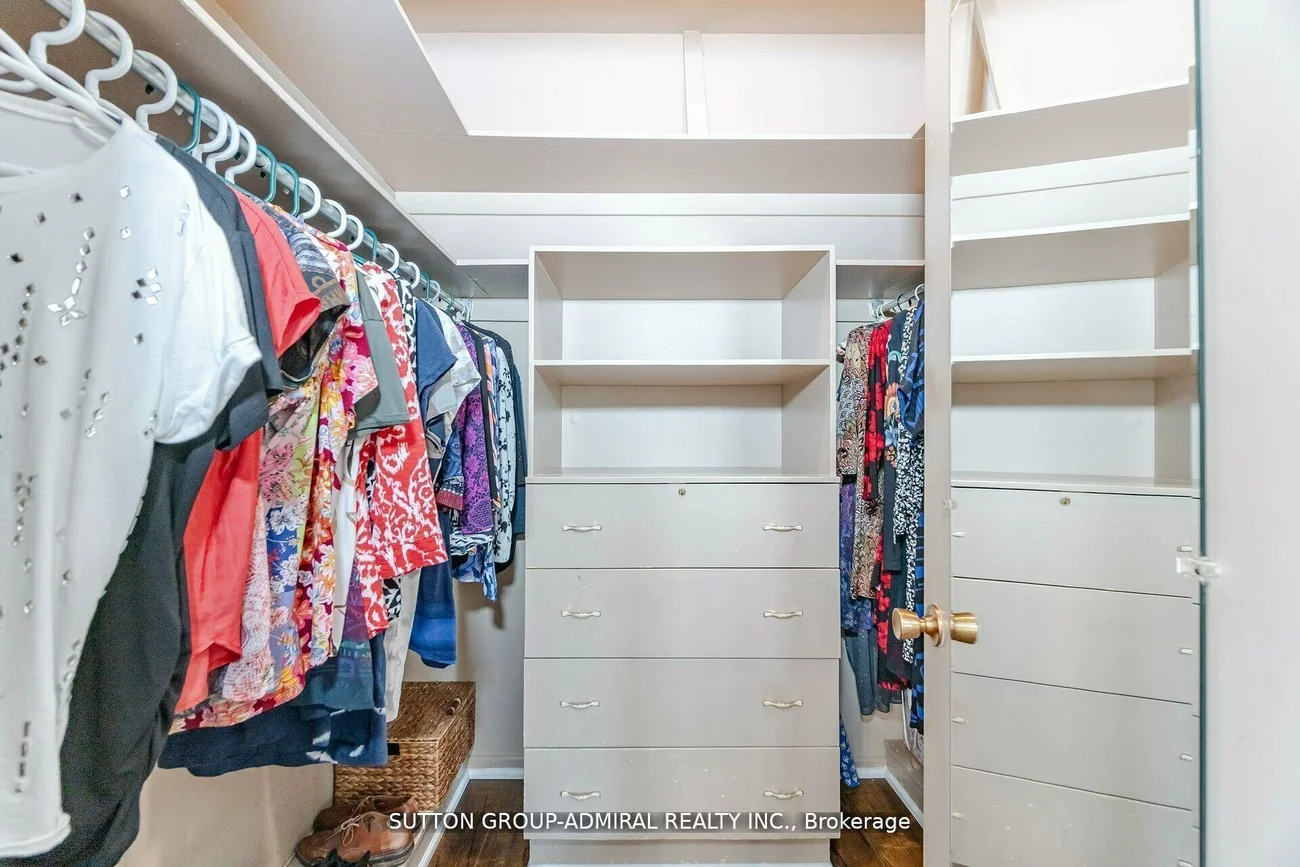 23, Vinci, Clanton Park, Toronto