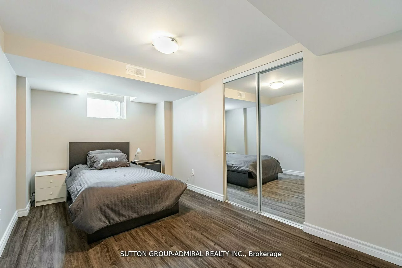 23, Vinci, Clanton Park, Toronto