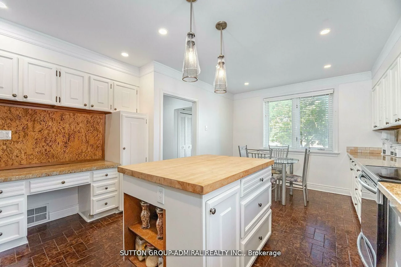 23, Vinci, Clanton Park, Toronto