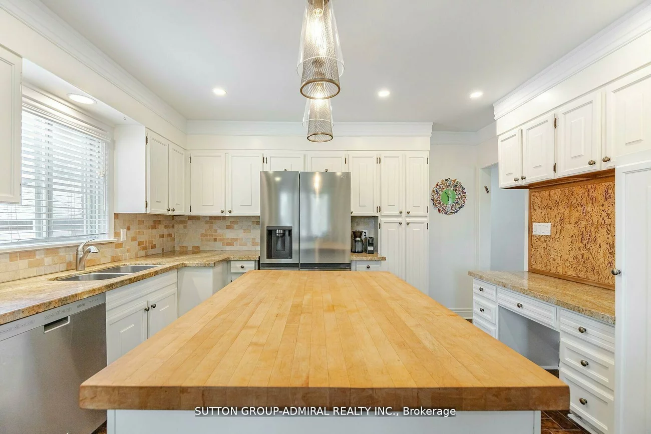 23, Vinci, Clanton Park, Toronto