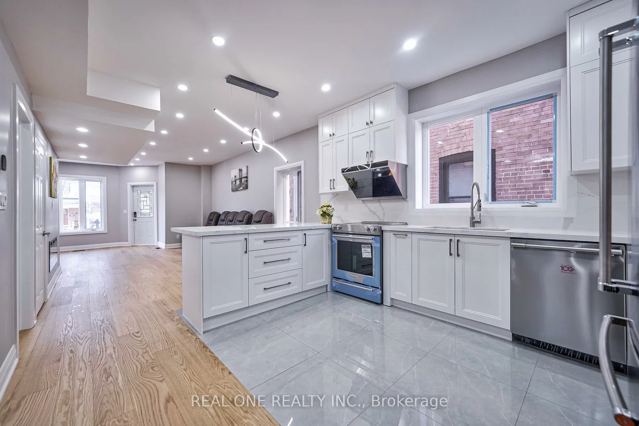 157, Glenholme, Oakwood Village, Toronto