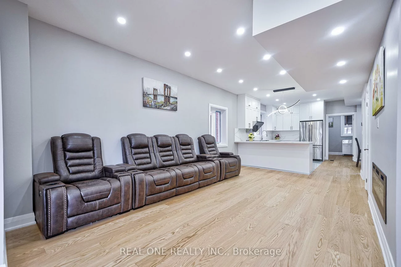 157, Glenholme, Oakwood Village, Toronto