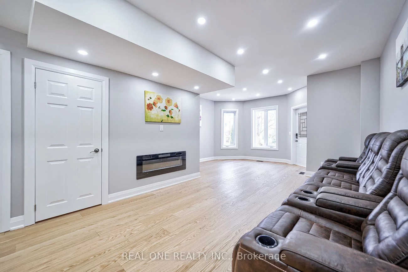 157, Glenholme, Oakwood Village, Toronto