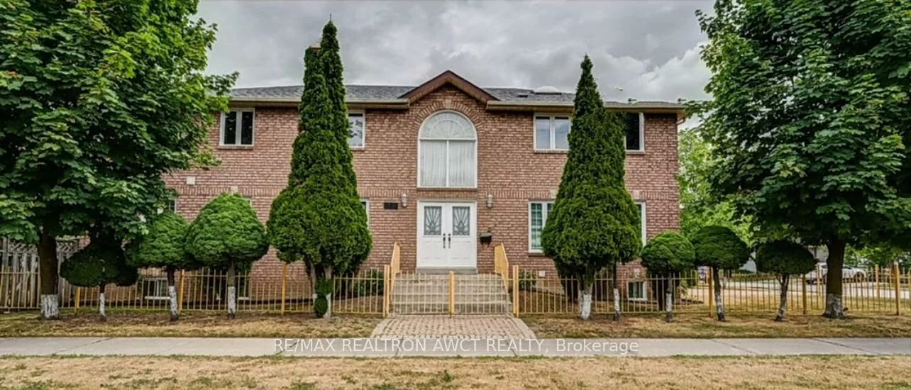325, Wilfred, Willowdale East, Toronto