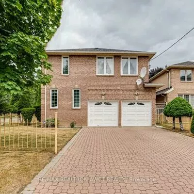 325, Wilfred, Willowdale East, Toronto