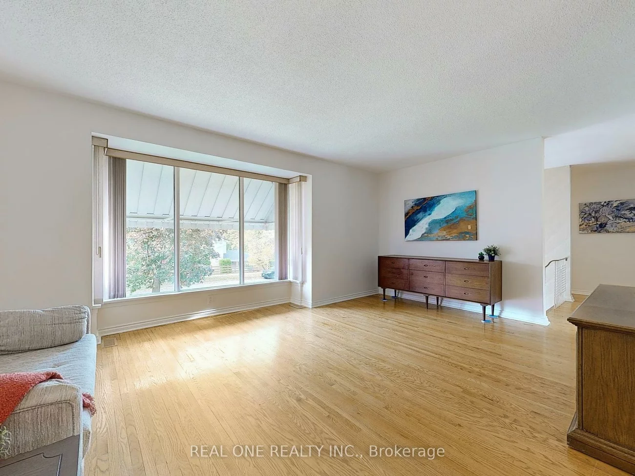 9, Lescon, Don Valley Village, Toronto