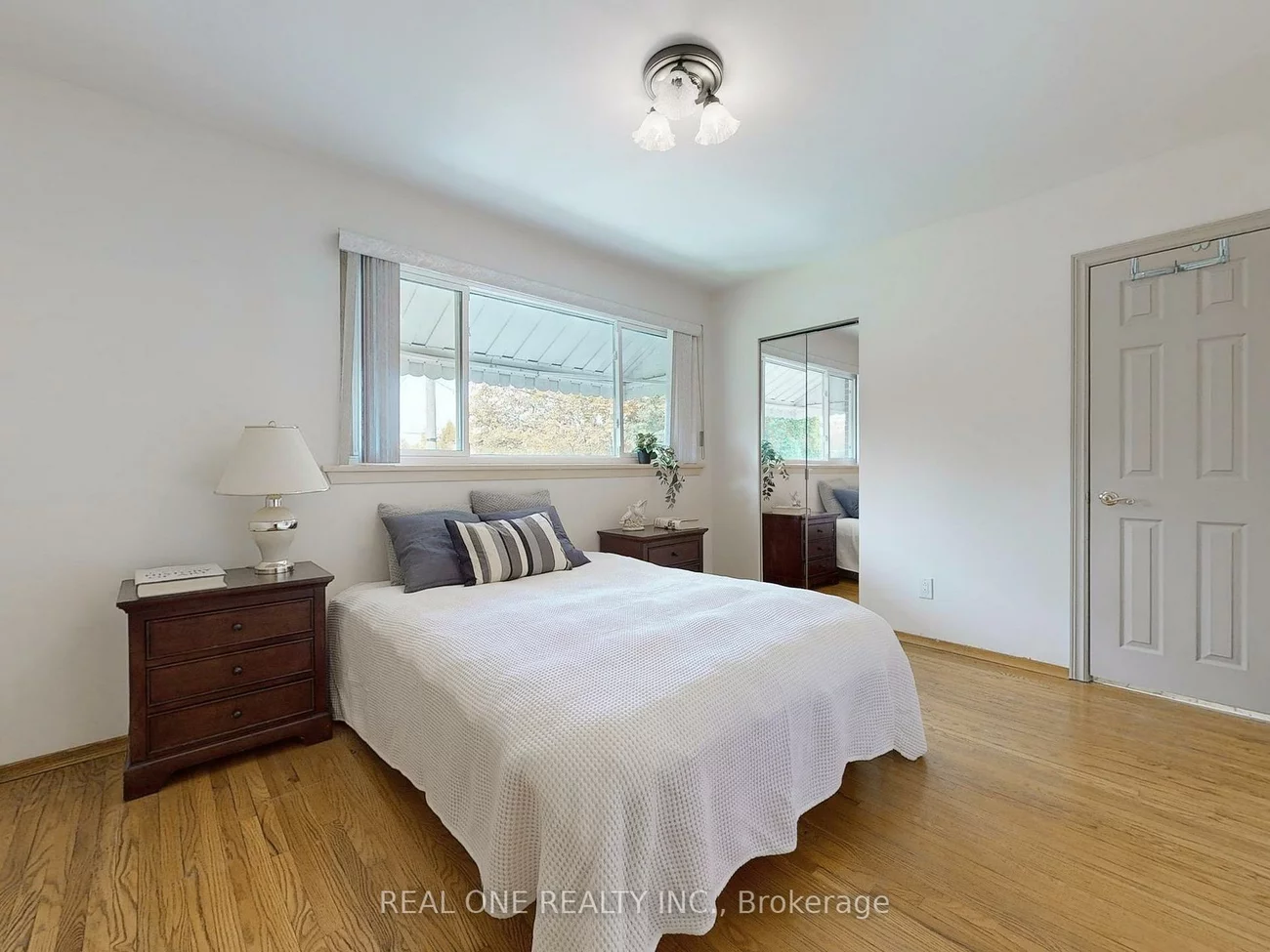 9, Lescon, Don Valley Village, Toronto