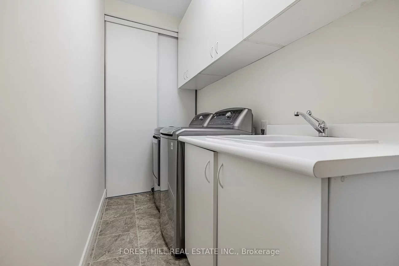 92, Munro, St. Andrew-Windfields, Toronto