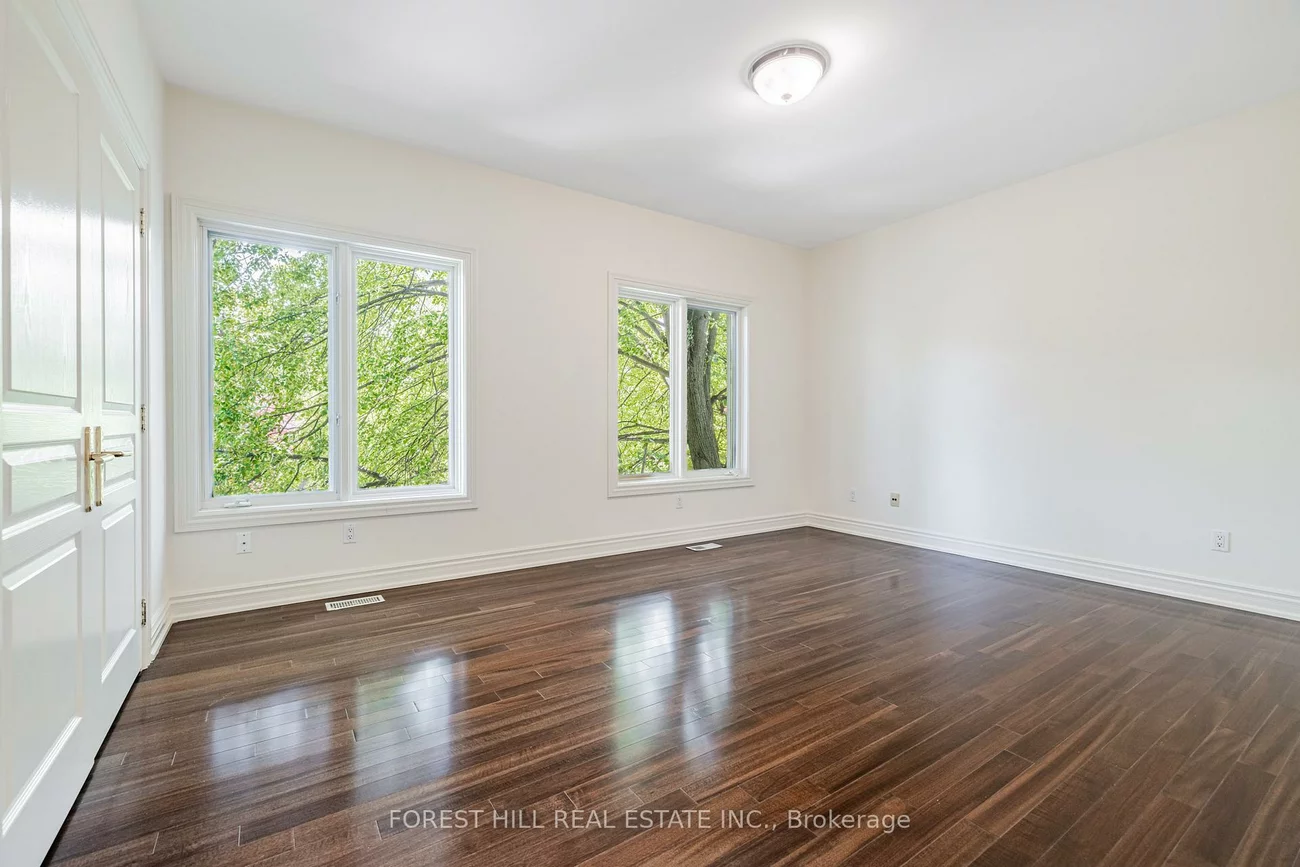 92, Munro, St. Andrew-Windfields, Toronto