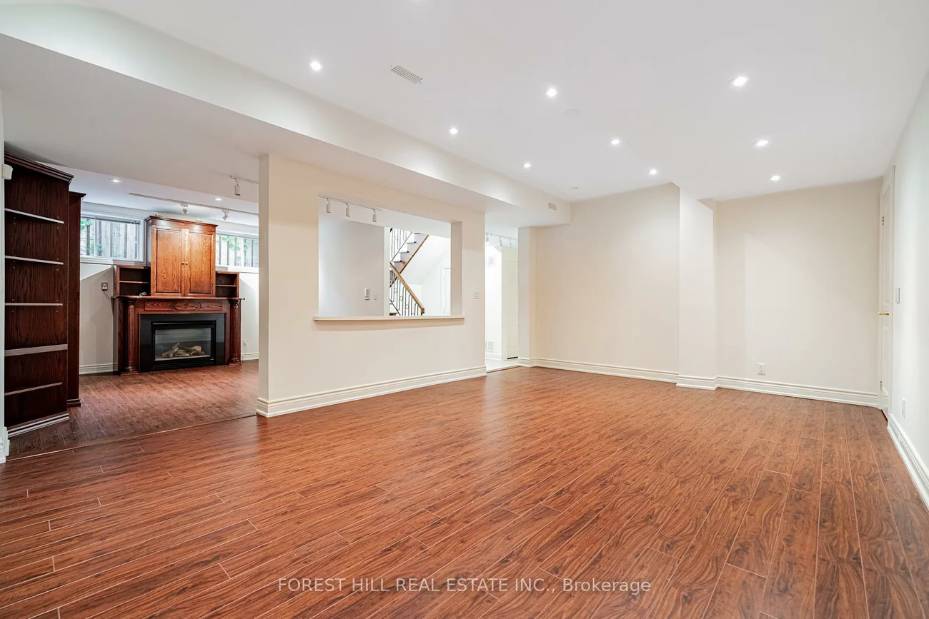 92, Munro, St. Andrew-Windfields, Toronto