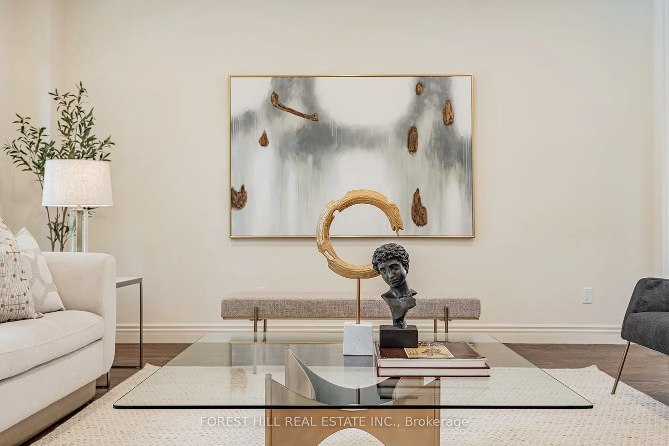 92, Munro, St. Andrew-Windfields, Toronto