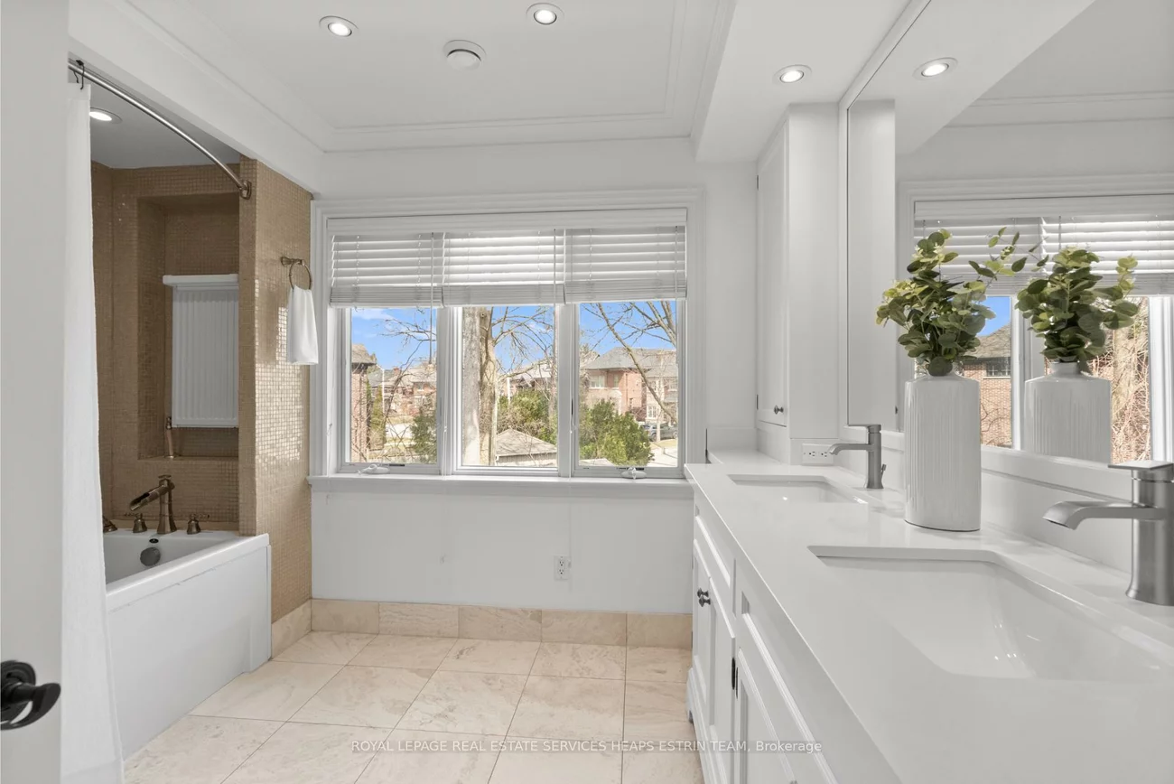 32, Parkhurst, Leaside, Toronto