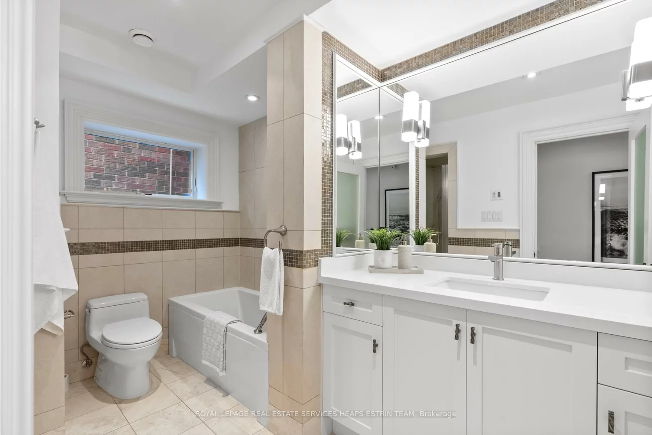 32, Parkhurst, Leaside, Toronto