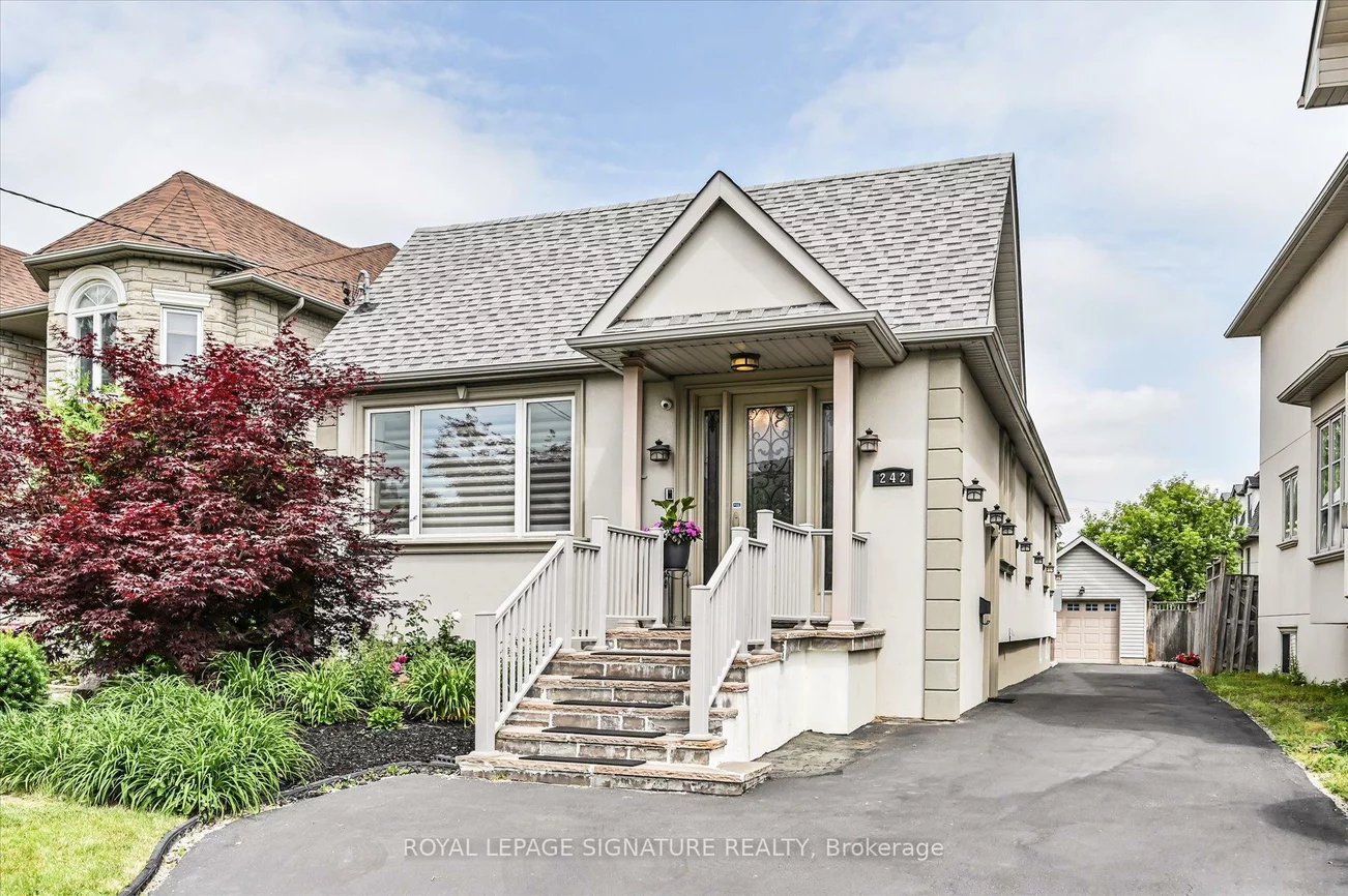 242, Olive, Willowdale East, Toronto