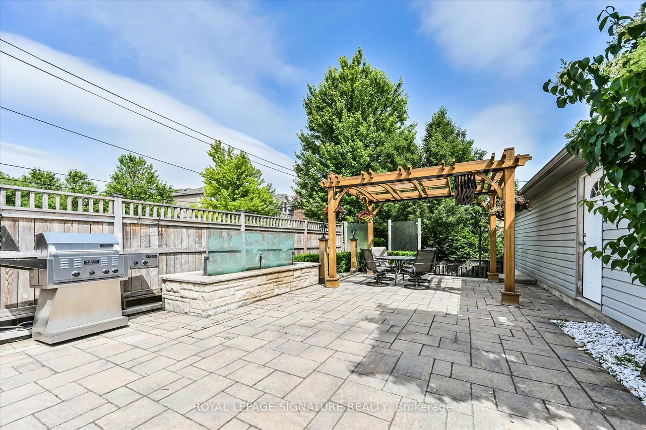 242, Olive, Willowdale East, Toronto