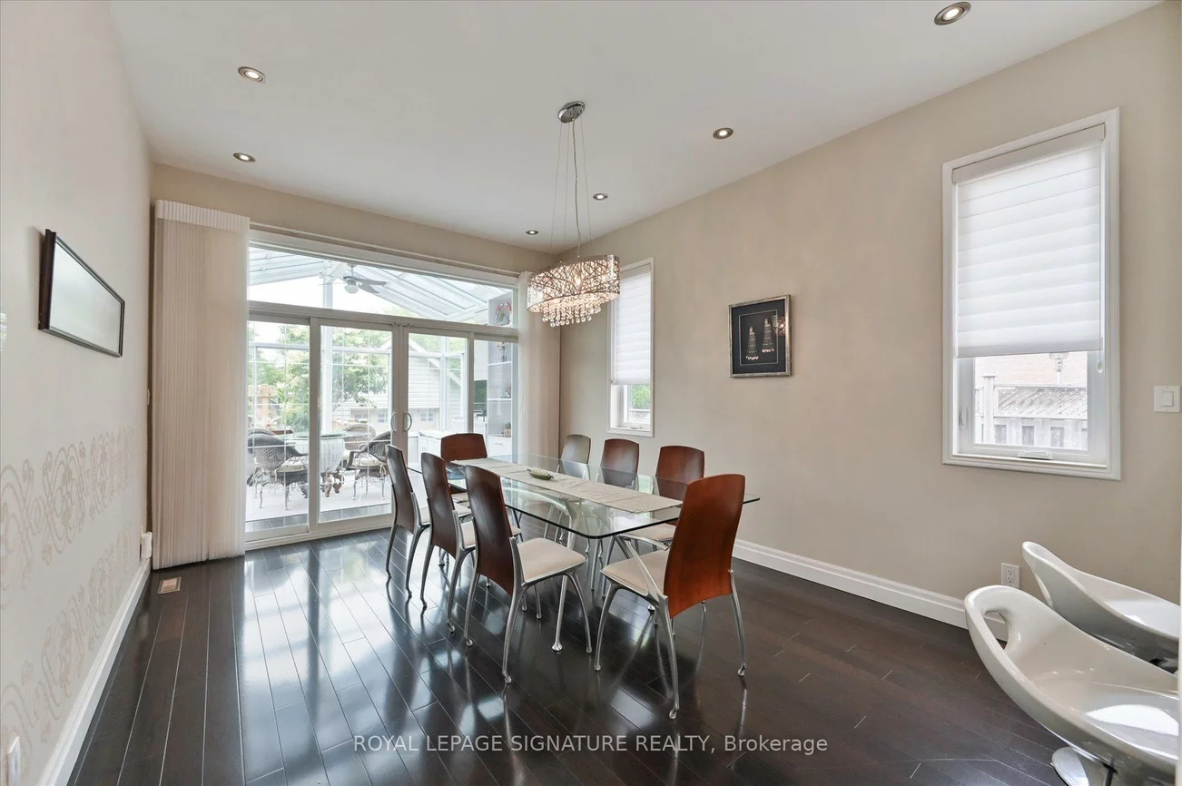 242, Olive, Willowdale East, Toronto