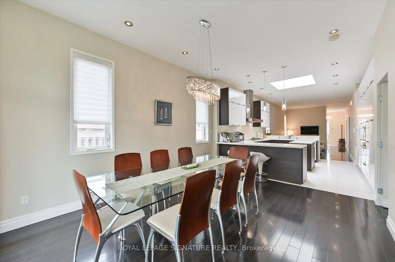 242, Olive, Willowdale East, Toronto