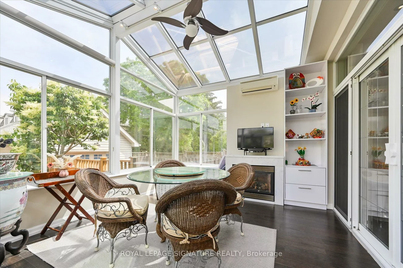 242, Olive, Willowdale East, Toronto