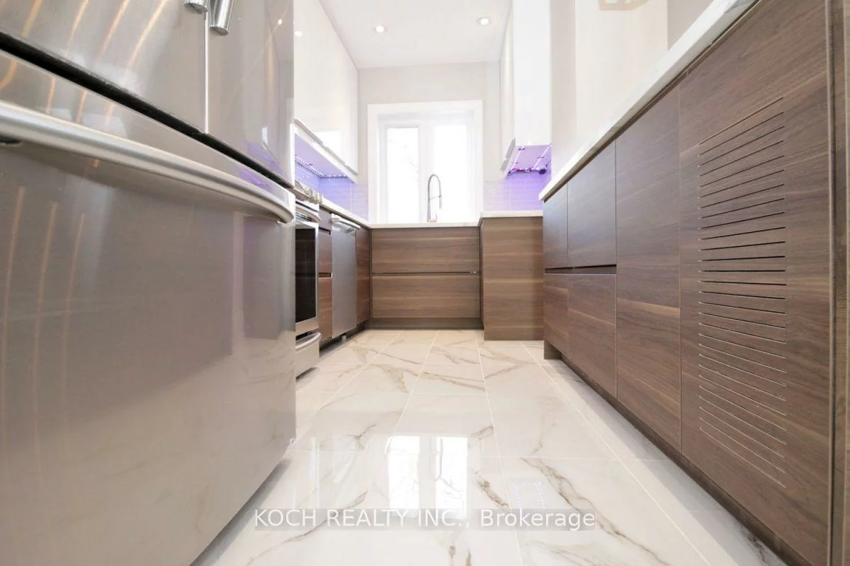 160, Donegall, Leaside, Toronto