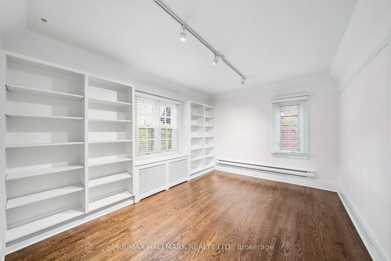 16, Elderwood, Forest Hill South, Toronto