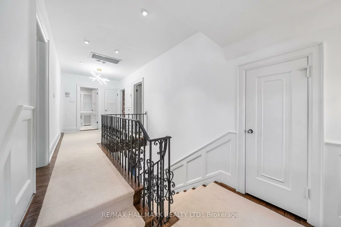 16, Elderwood, Forest Hill South, Toronto