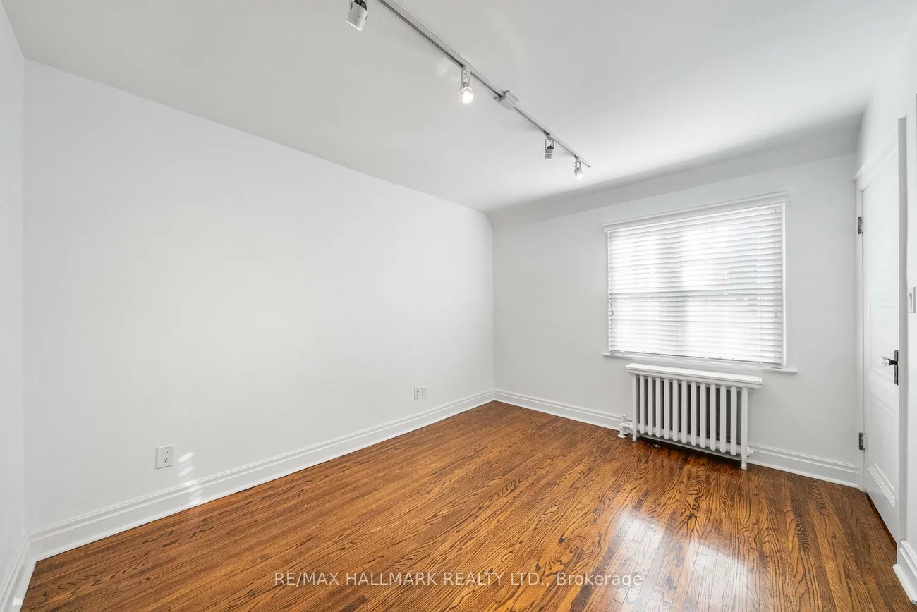 16, Elderwood, Forest Hill South, Toronto