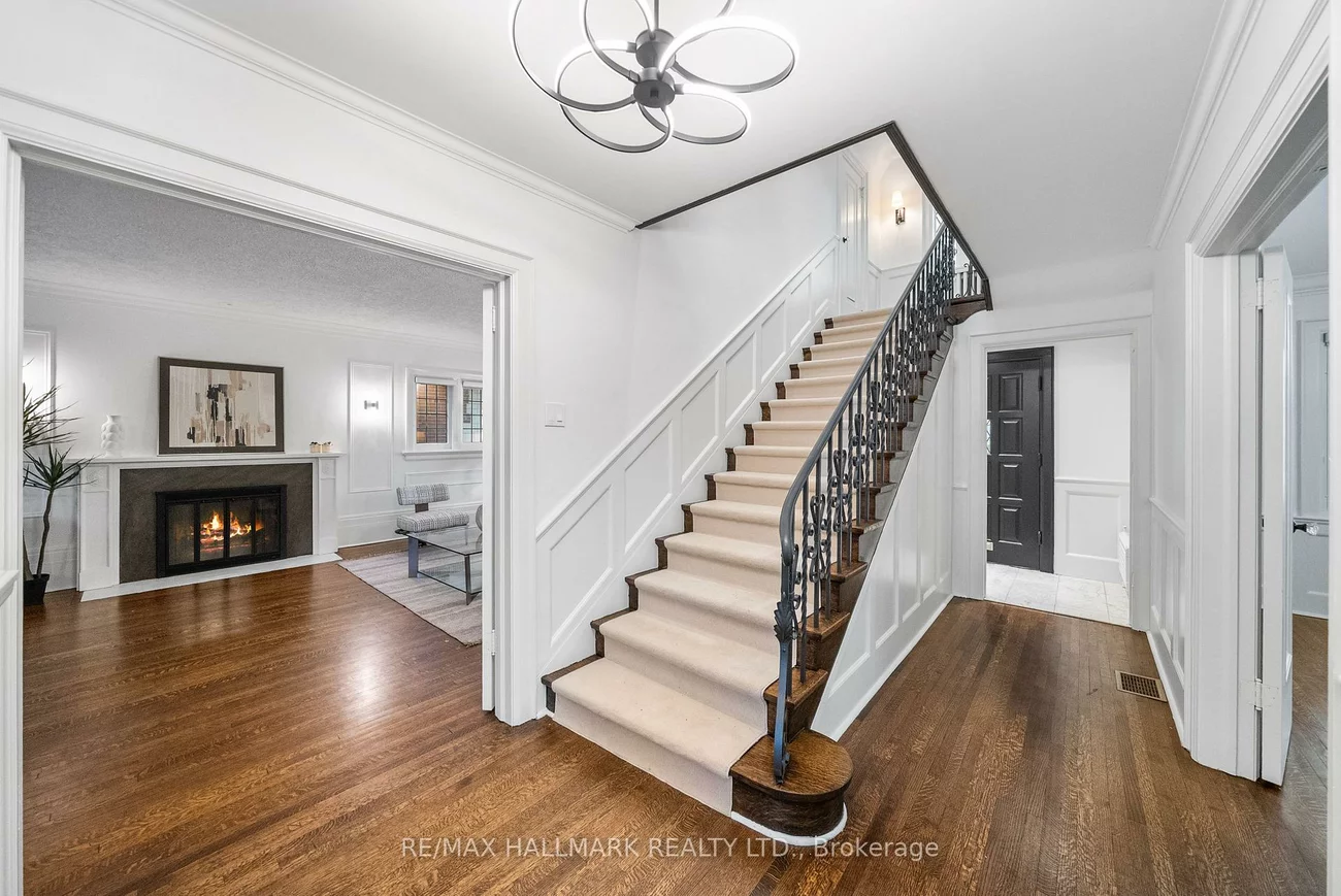 16, Elderwood, Forest Hill South, Toronto