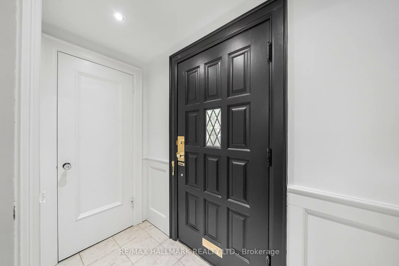 16, Elderwood, Forest Hill South, Toronto