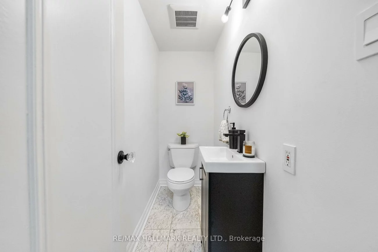 16, Elderwood, Forest Hill South, Toronto