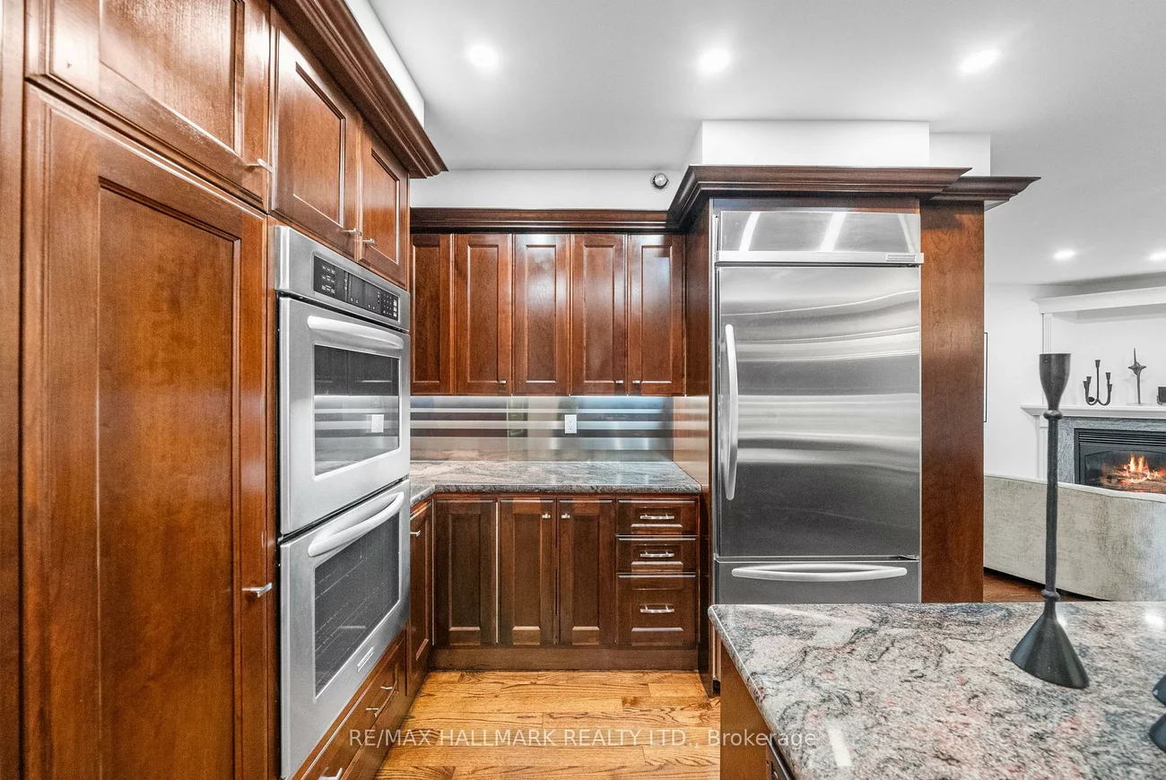 16, Elderwood, Forest Hill South, Toronto