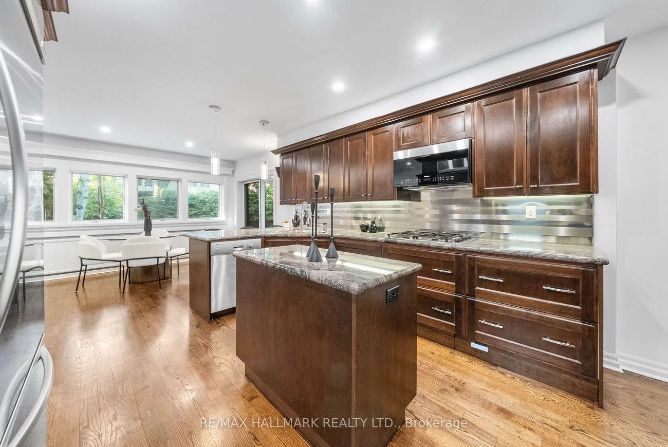 16, Elderwood, Forest Hill South, Toronto